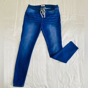 L.E.I Jeans Juniors